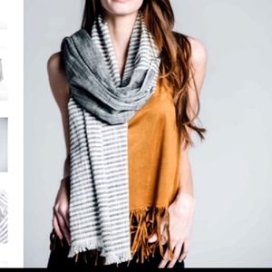Bloom & Give Malabar Scarf